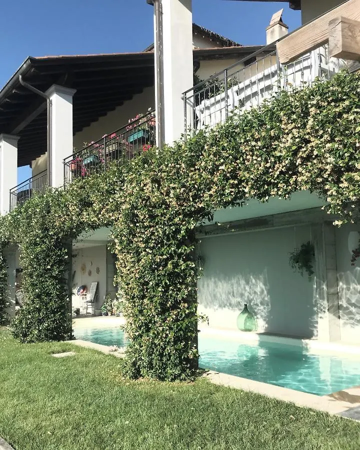 Il Sassoscritto Bed And Breakfast Montecalvo Versiggia Bed & Breakfast