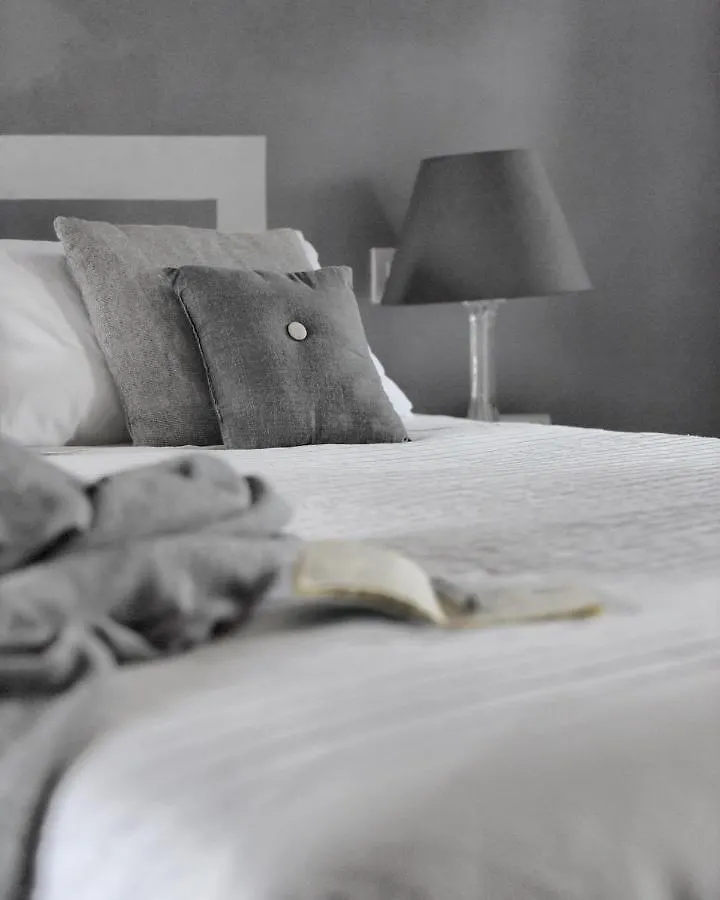 Il Sassoscritto Bed And Breakfast Montecalvo Versiggia Bed & Breakfast