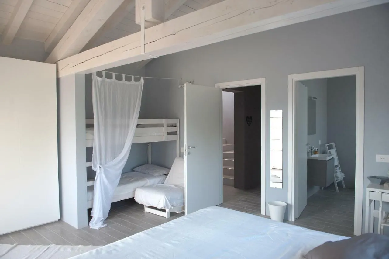 Il Sassoscritto Bed And Breakfast Montecalvo Versiggia